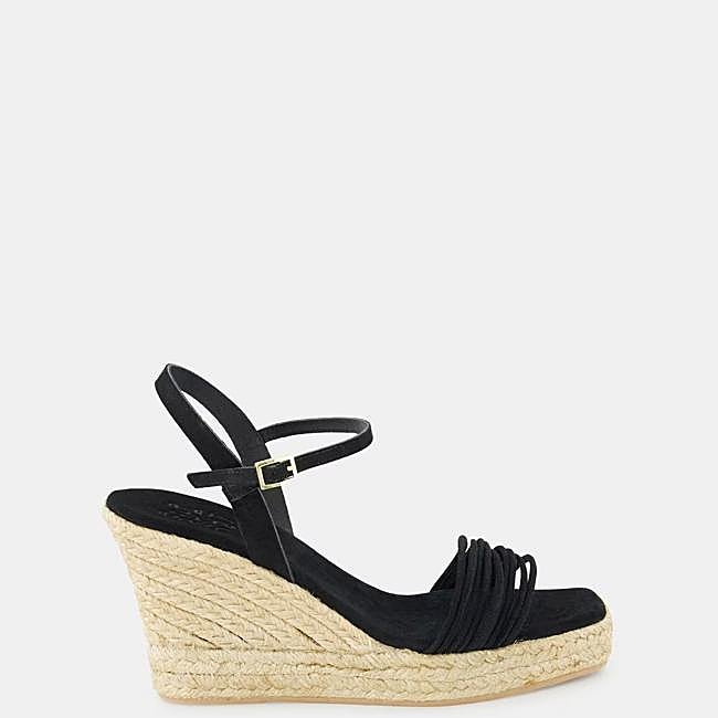 Alpargata tipo sandalia negra con suela de yute de Latouche, 89 euros.