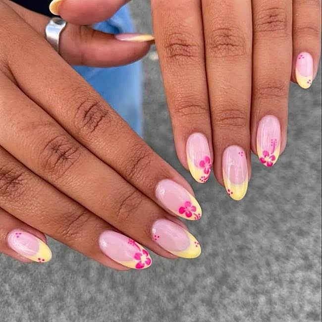Uñas flor de hibisco