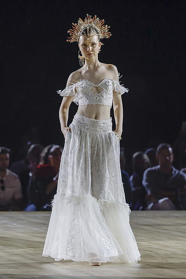 Desfile Virginia Vald.