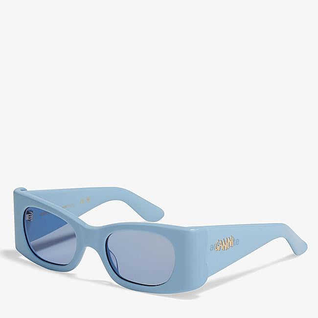 Gafas de sol en color azul de Ganni.