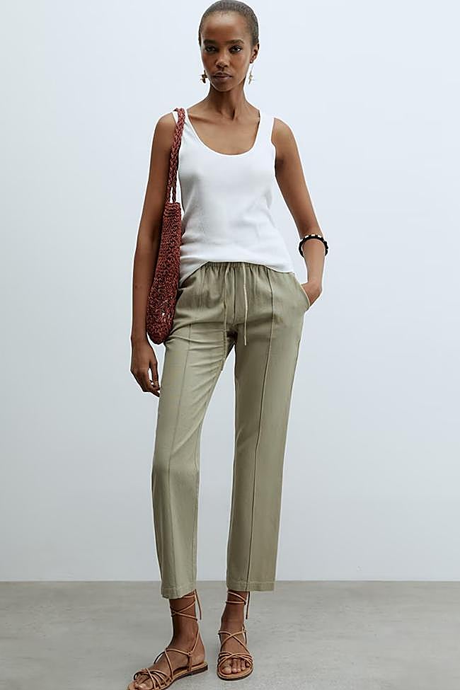 Pantalón de lino de Sfera, 27,99 euros.