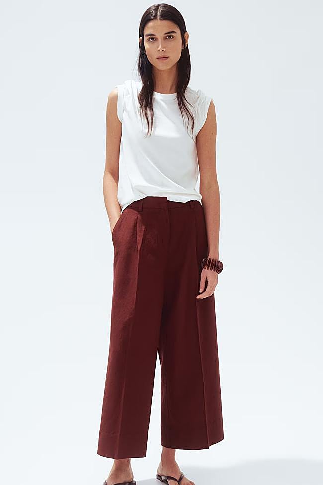 Pantalón marrón de H&M, 29,99 euros.