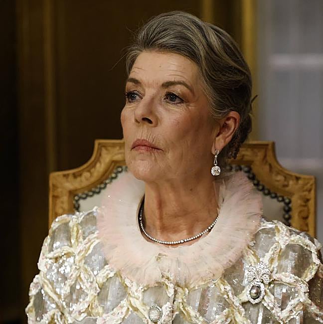 Carolina de Mónaco, en la cena de gala con los pendientes de diamantes de Cartier.