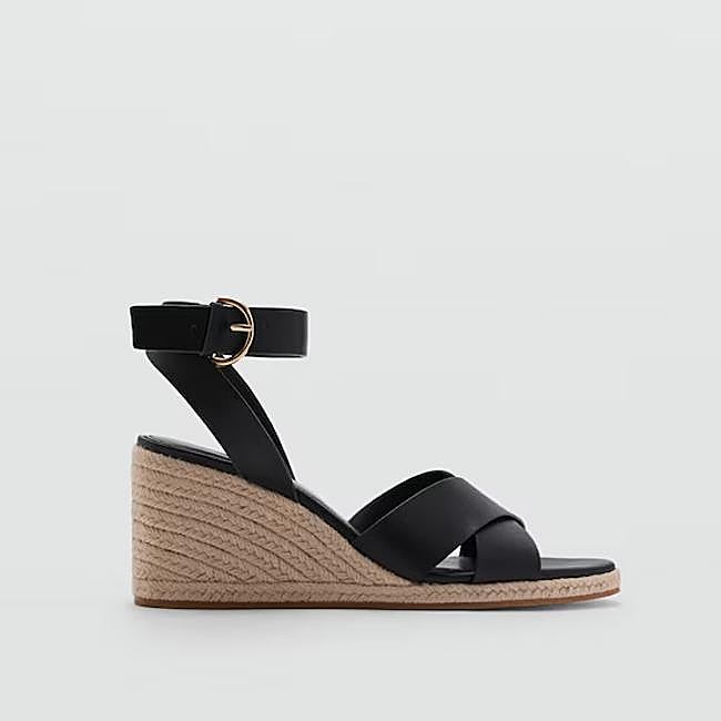 Sandalias cuña tiras cruzadas (39,99€)