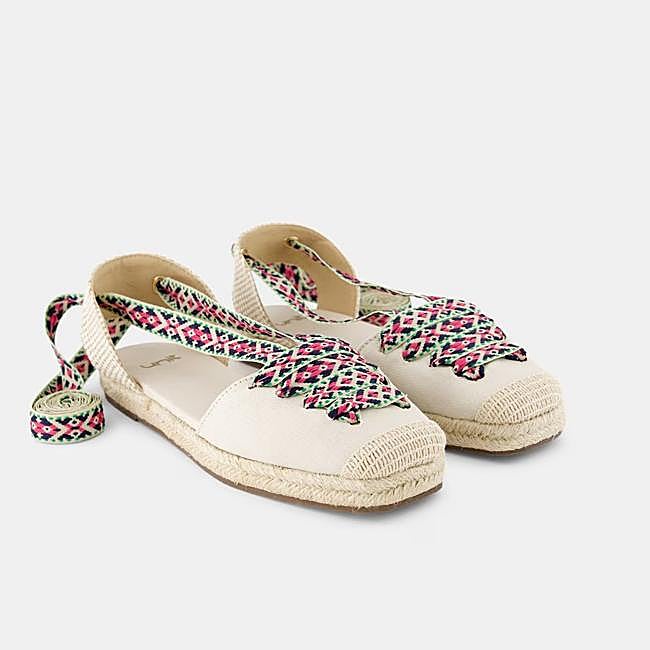 Alpargata cintas fantasía (22€)
