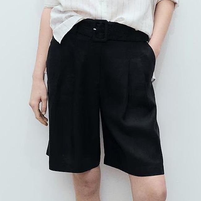 Bermudas de lino con cinturón color negro