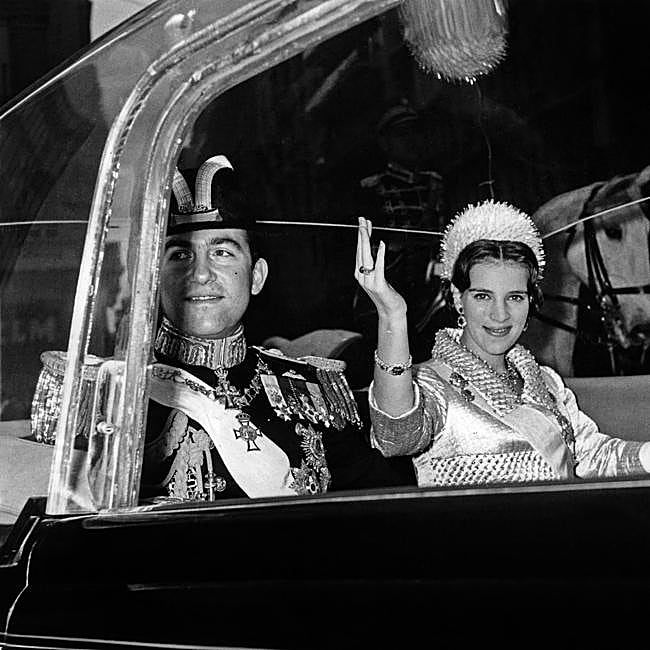Constantino de Grecia junto a Ana María, el día de su boda.