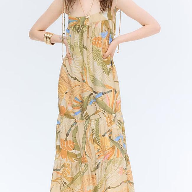 Vestido largo estampado con paneles