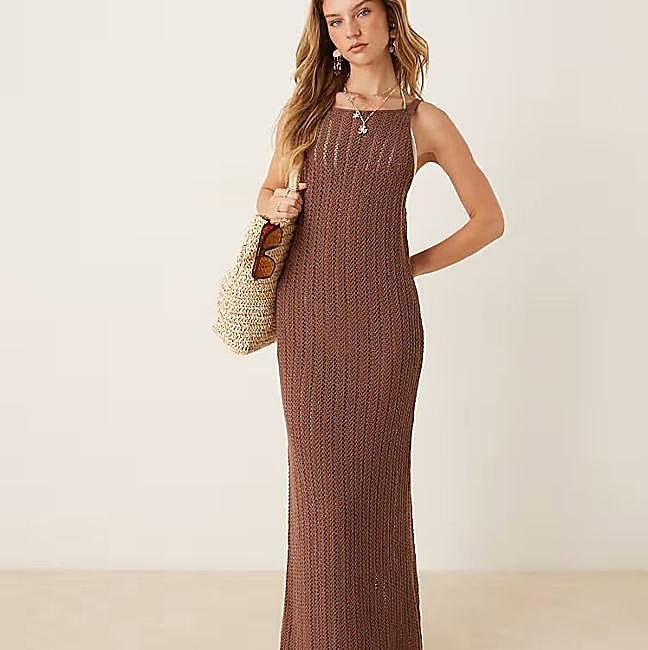 Vestido de punto largo con espalda al aire