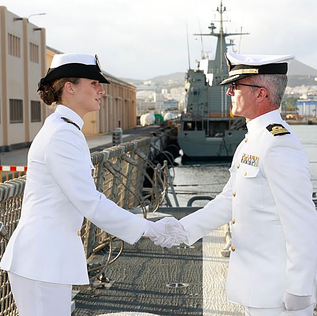 La princesa Leonor en su llegada al Blas de Lezo