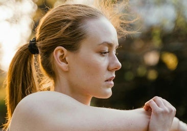 La postura de la rueda completa o Urdhva Dhanurasana, la asana de yoga que tonifica el core