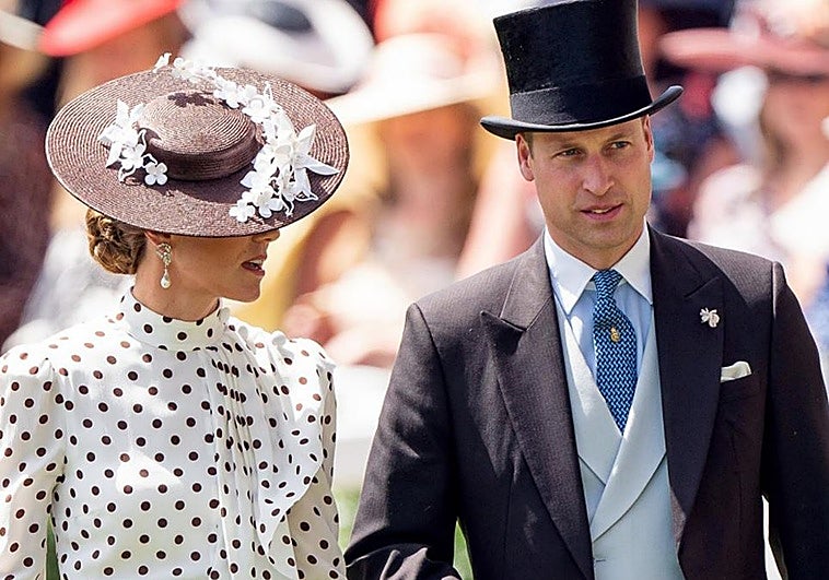 Los príncipes de Gales, de luto por la muerte de un buen amigo.