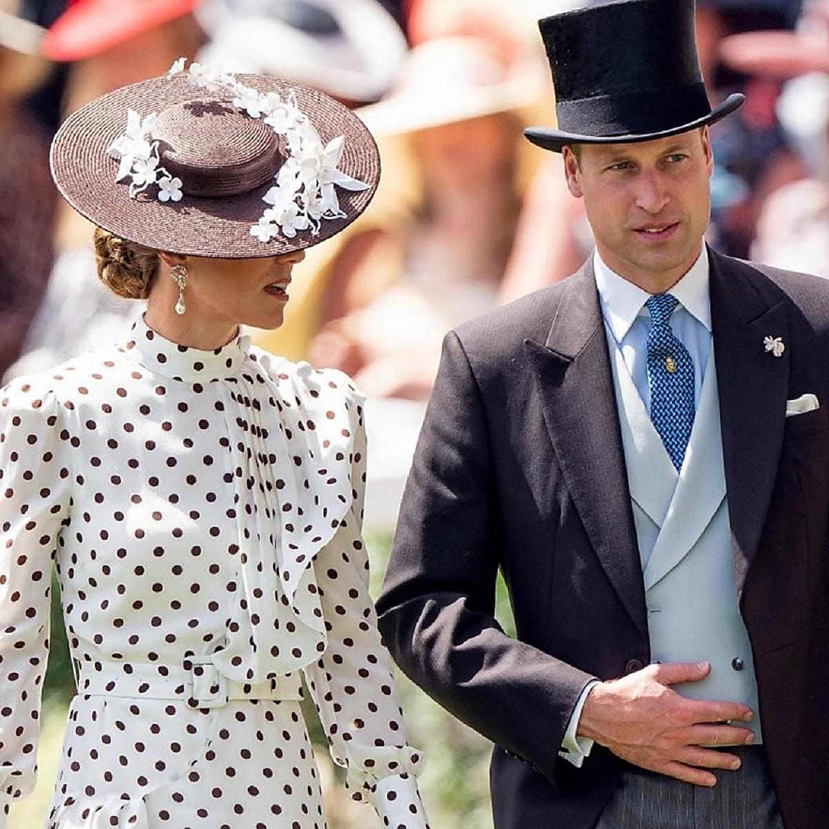Los príncipes de Gales, de luto por la muerte de un buen amigo.