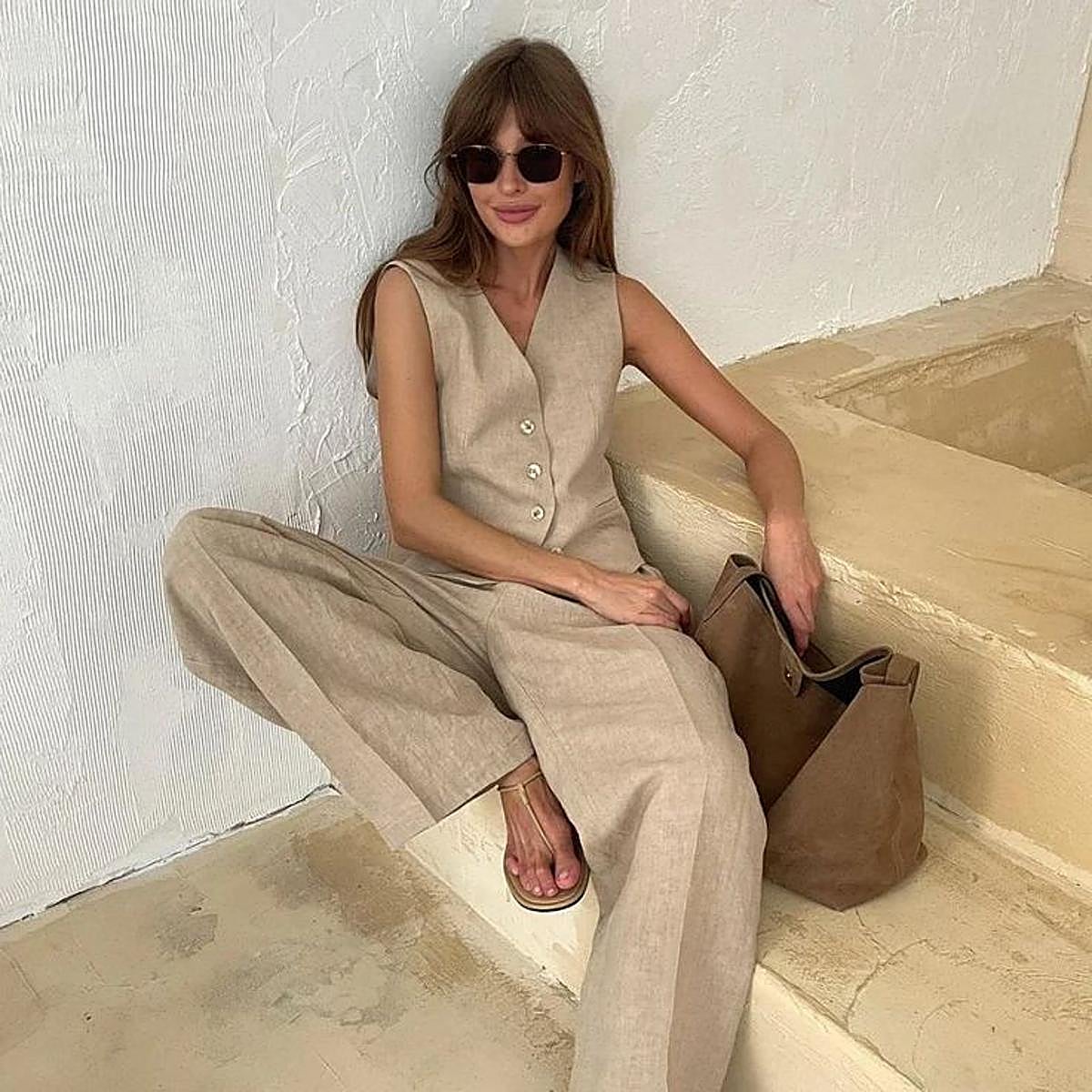 Sabemos cuáles son los conjuntos de lino más bonitos para ir fresquita con pantalones largos este verano