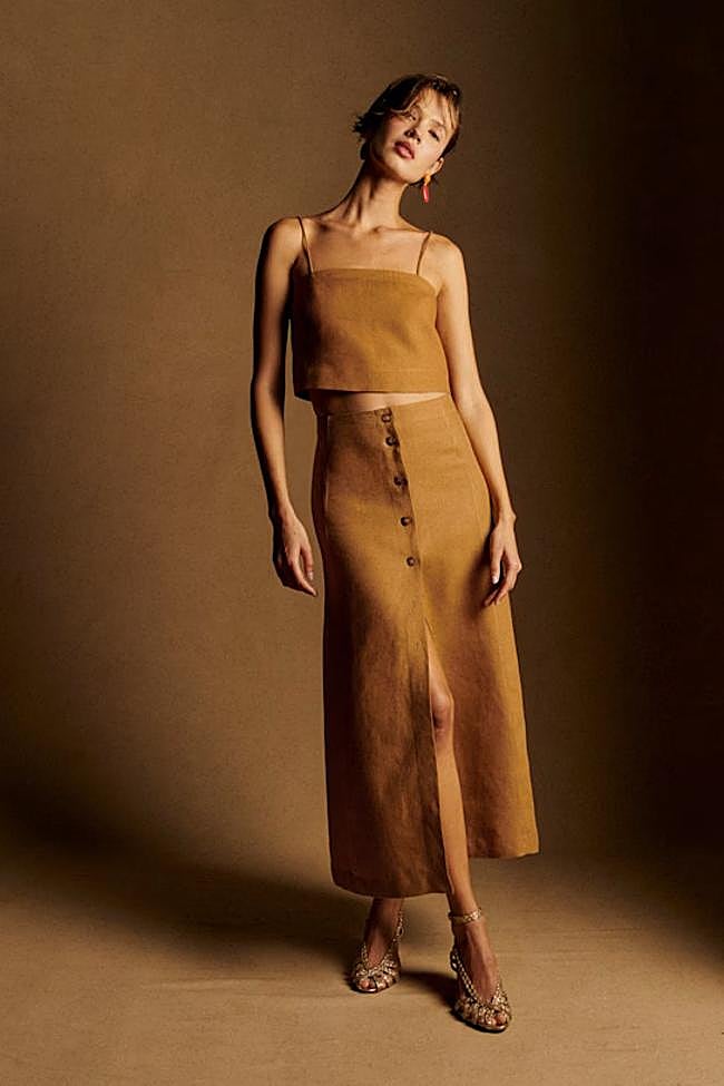 Falda midi con tejido de lino de Sézane.