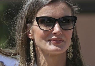 La reina Letizia con gafas de sol.