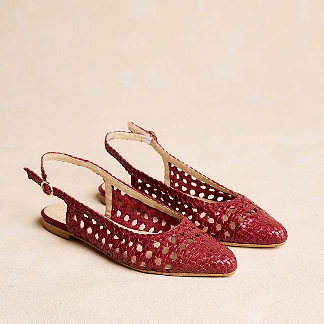 Zapato destalonado trenzado en rojo de Polín et Moi.