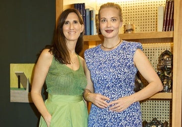 La viuda del disidente ruso Alexéi Navalny, Yulia Navalnaya, con María Fernández-Miranda, directora de Mujerhoy, que celebra hoy y mañana la séptima edición de su congreso sobre liderazgo femenino, Santader WomenNOW.