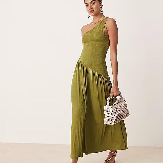 Vestido asimétrico con cintura baja