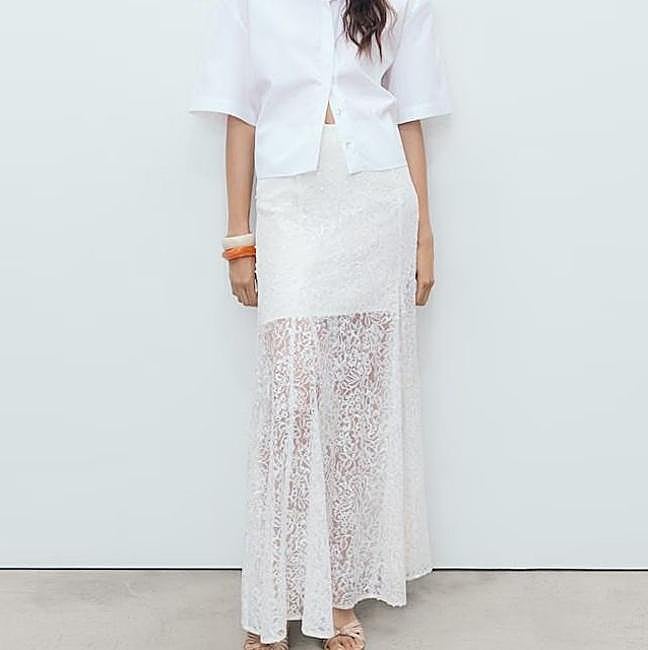 Falda larga de encaje