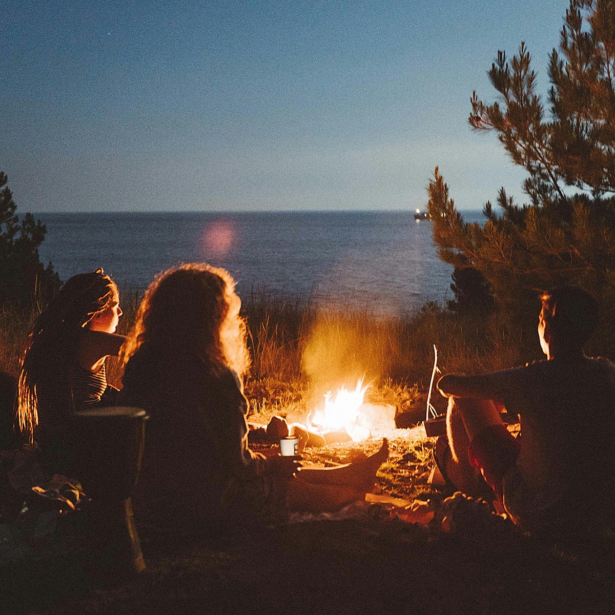 En la noche de San Juan se rinde culto al agua y al fuego.