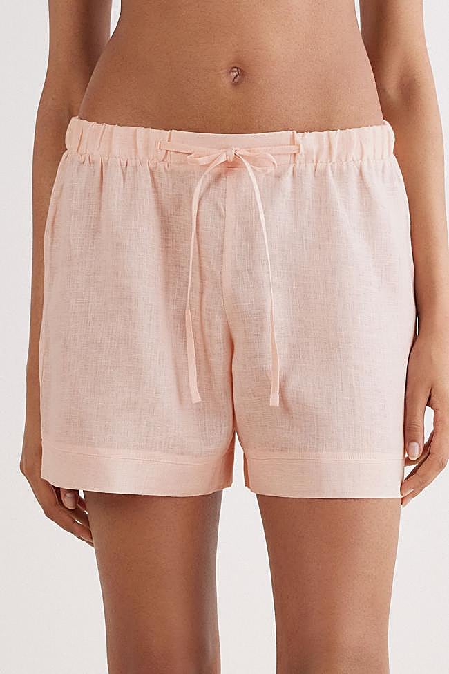 Pantalón corto de lino en rosa de Intimissimi.