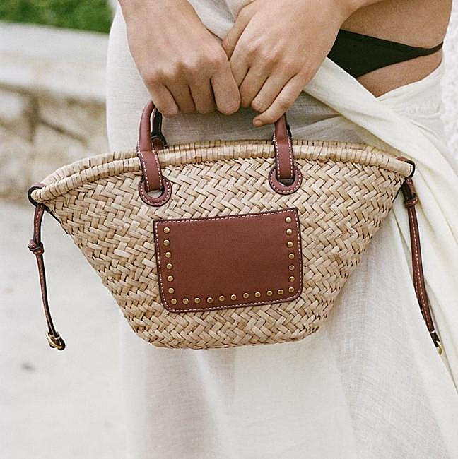 Bolso de rafia de Mango (39,95 euros)