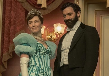 Carrie Coon y Morgan Spector son Bertha y George Russell en La edad dorada, que estrena su tercera temporada en HBO Max hoy.