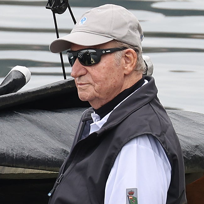El rey Juan Carlos navegando en aguas de Sanxenxo.