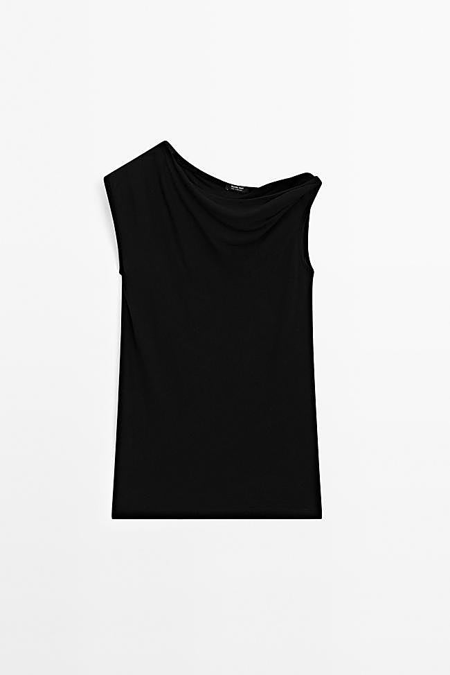 Top asimétrico detalle nudo (25,95€)