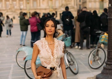 Los mejores aceites corporales iluminadores para una piel glow este verano