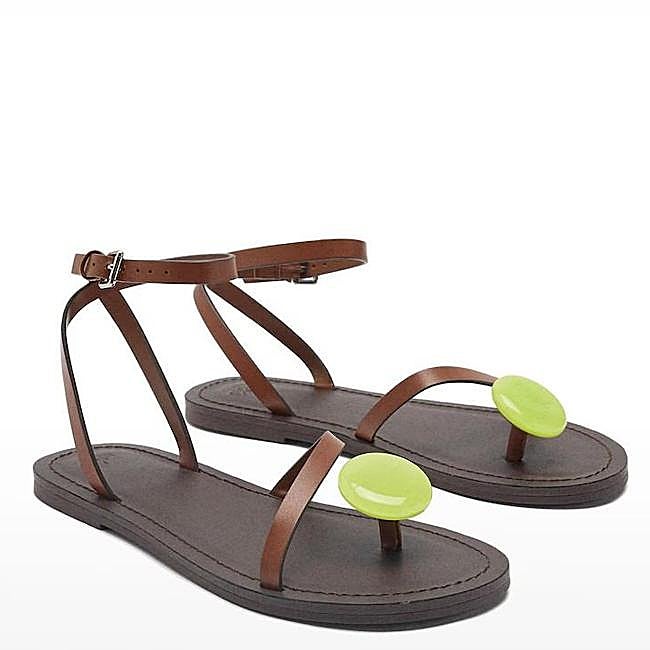 Sandalias de cuero con pieza en el dedo