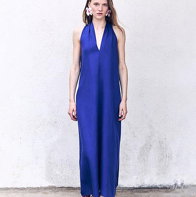 Vestido halter de lino azul eléctrico