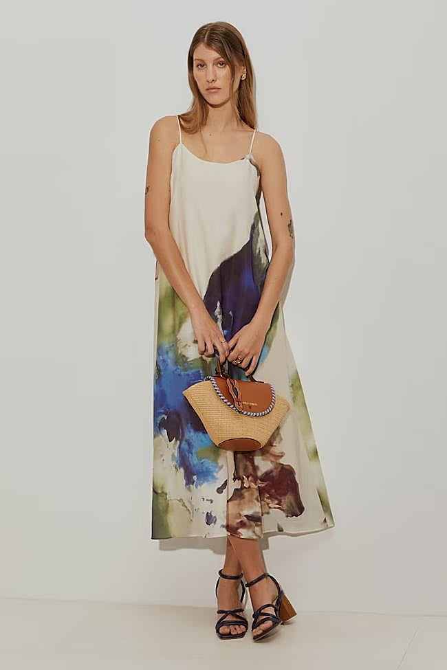 Vestido de tirantes con estampado abstracto (149,99€)