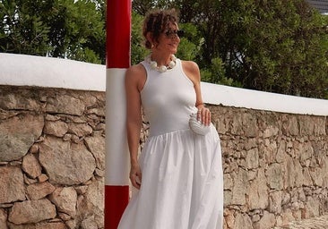 Influencer silver con vestido de verano