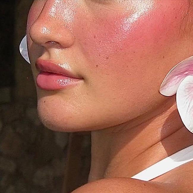 Influencer con maquillaje guava girl