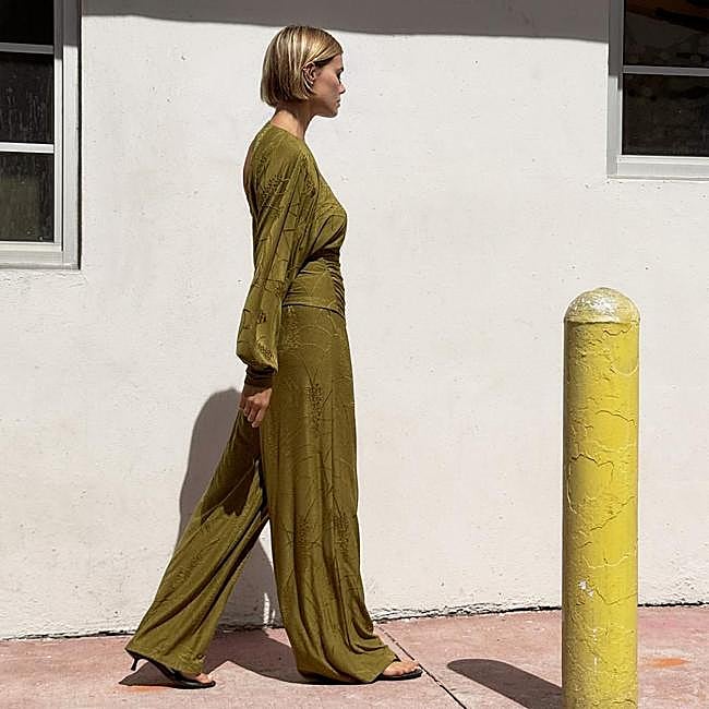 Pantalones jacquard color verde oliva