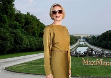 Sharon Stone a los 60 con look color verde oliva