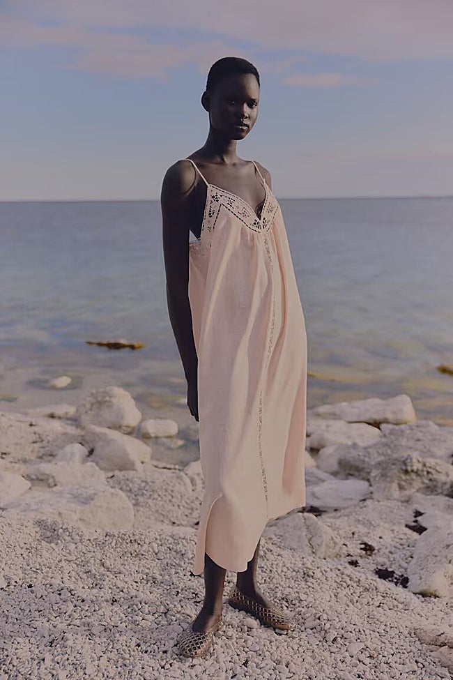 Vestido bordado inglés.