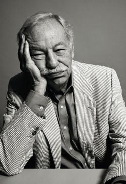 Imagen secundaria 2 - Retratos de Eduardo Mendoza.