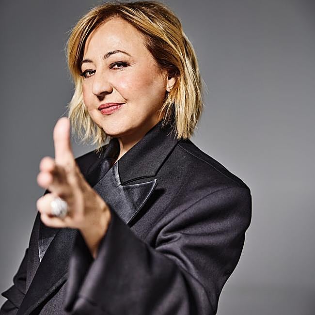 Carmen Machi, con blazer de Mans y joyas de Suárez.