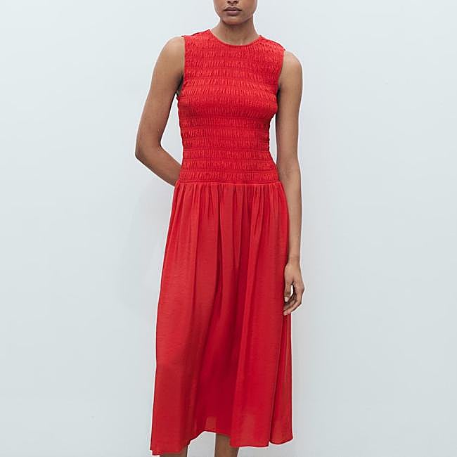 Vestido rojo de Mango, 39,99 euros.