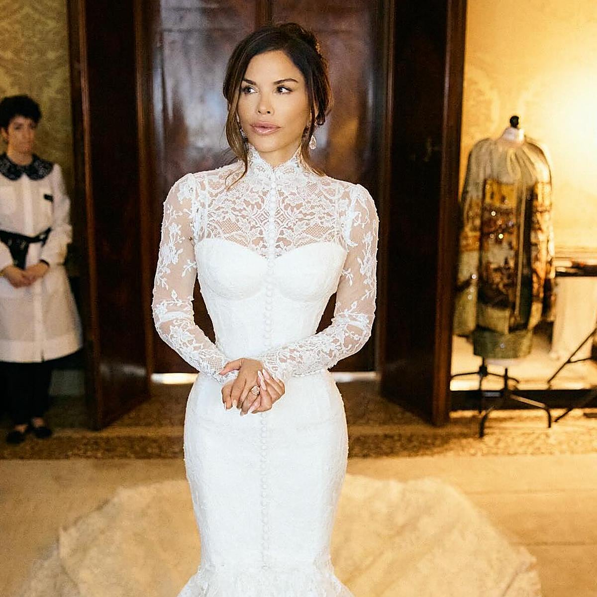 Lauren Sanchez luciendo su vestido de novia.