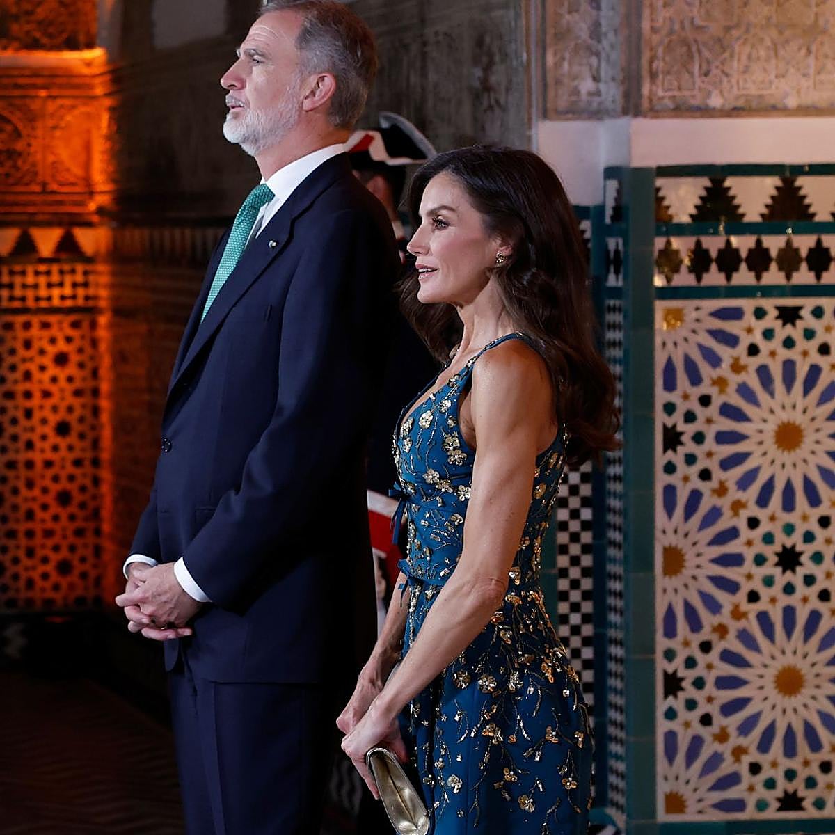 Los reyes Felipe y Letizia, en el Patio de Doncellas de los Reales Alcázares de Sevilla.