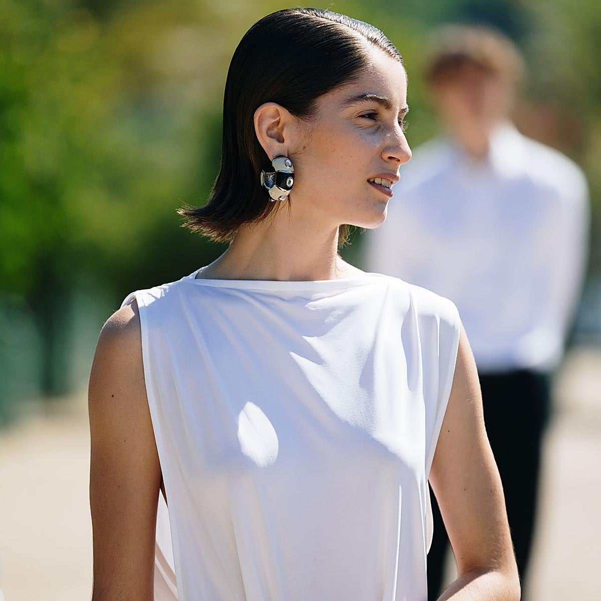 Una modelo francesa en el street style de París.