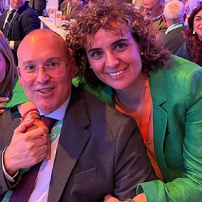 Mantiene una buena amistad con Dolors Monserrat.