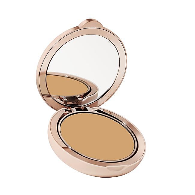 Ilumina CC Creamy Compact SPF 50, la favorita de Sofía Vergara. (54 euros).