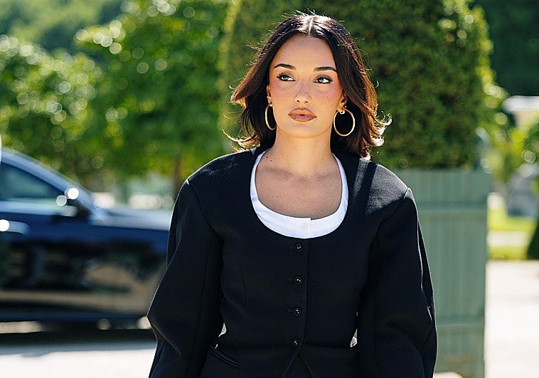 Influencer con maquillaje mate