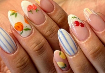 Las uñas estampadas y coloridas para verano que aman las portuguesas