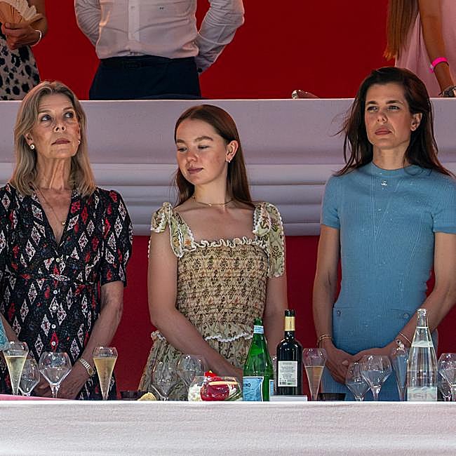 Carolina de Mónaco, Alexandra de Hannover y Carlota Casiraghi en el Longines Jumping International en Montecarlo